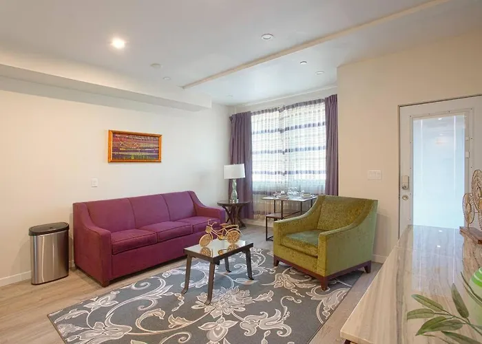 1-Bedroom With Cali King Size Bed In San Diego